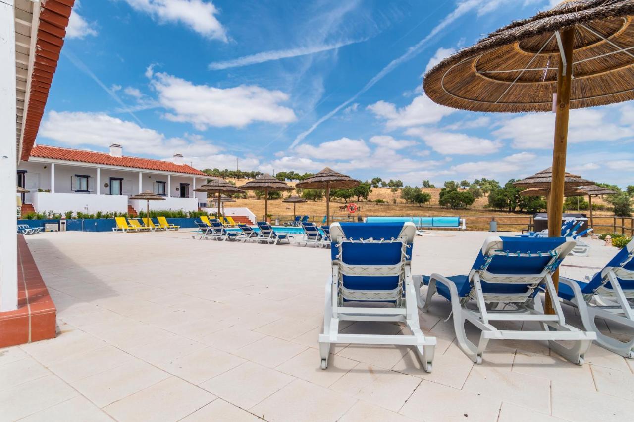Alcáçovas Monte Da Cabeca Gorda Bed & Breakfast エクステリア 写真